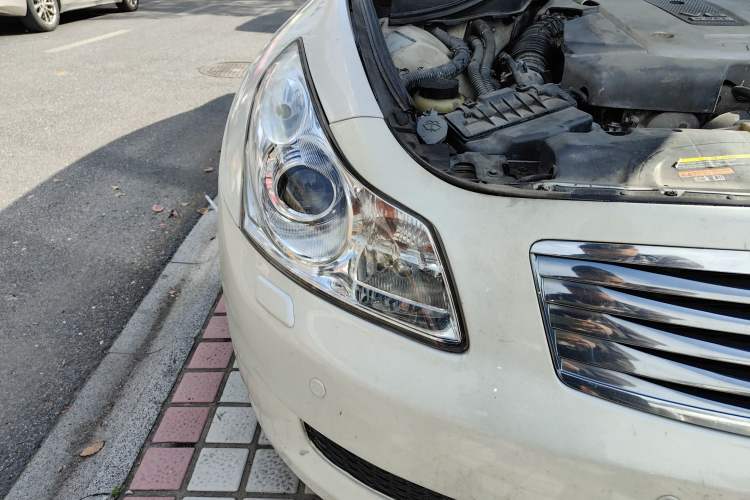 Used Infiniti G Series 2009 G37 Right Front Headlight