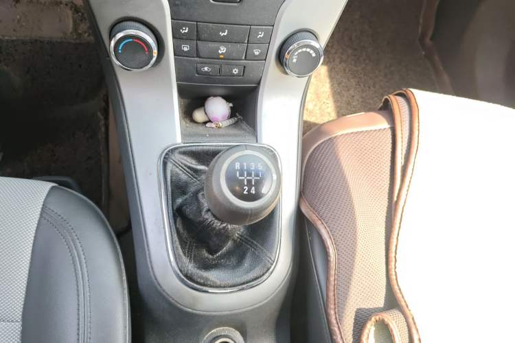 Used Chevrolet Cruze 2012 1.6L SE MT
