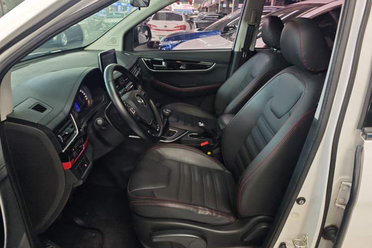 Used FORTHING Joyear X6 2017 Jingxiang Series 1.5T Manual Luxury Model
