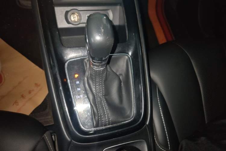 Used Roewe i5 2020 1.5L Automatic 4G Connect Luxury Flagship Edition

