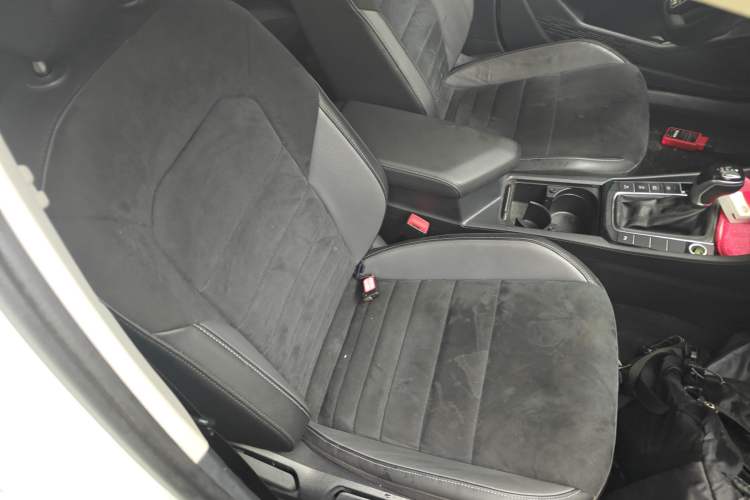 Used Volkswagen Sagitar 2021 280TSI DSG Luxury Smart Connectivity Edition Right Front Seat