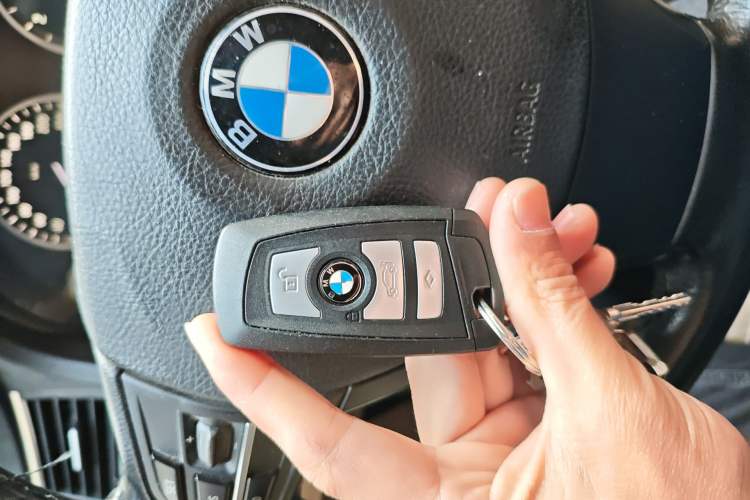 Used BMW 5 Series GT 2011 535i Elegant Edition Vehicle Key