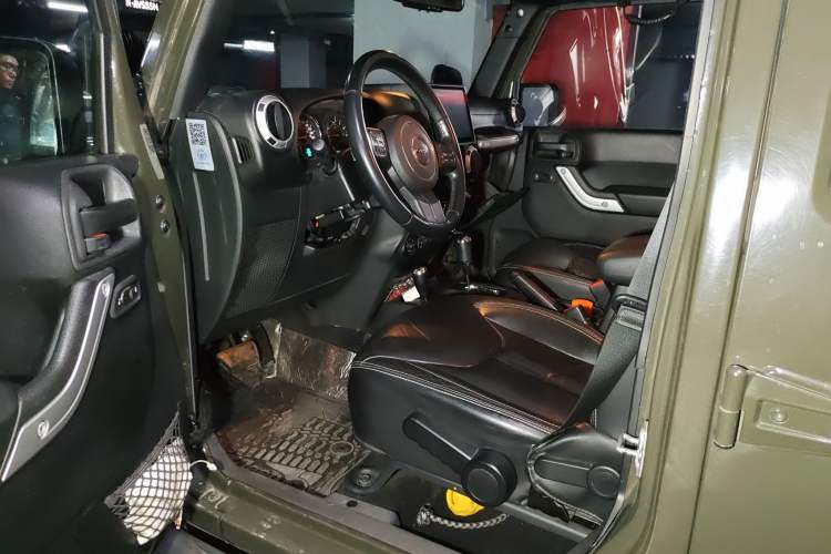 Used Jeep Wrangler 2014 3.0L Sahara Four-Door Edition
