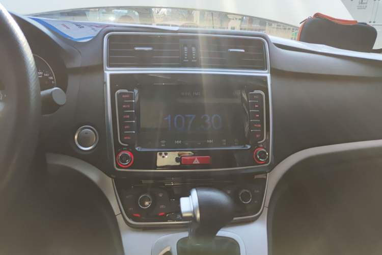 Used Haval M6 2019 1.5T DCT Two-Wheel Drive Elite Version China VI Standard
