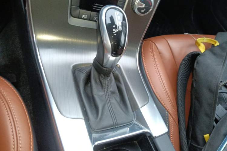 Used Volvo V60 2015 T5 Zhiya Edition