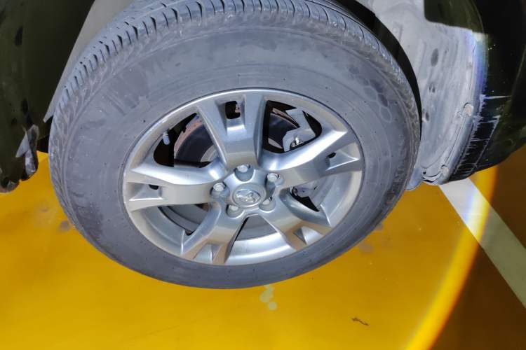 Used Toyota RAV4 2012 Luxurious Edition 2.0L Automatic All-Wheel Drive