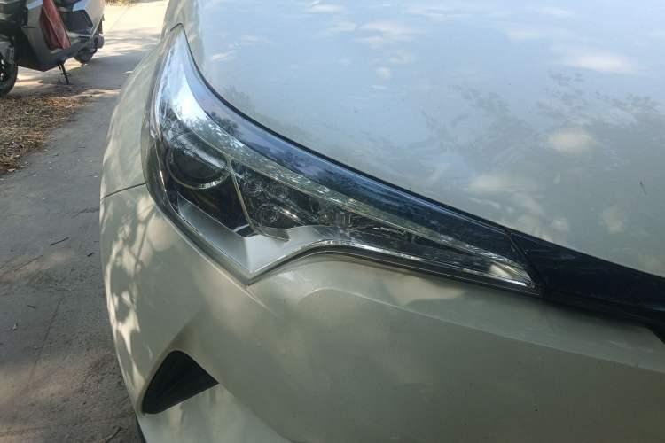 Used Toyota C-HR 2020 2.0L Comfort Edition Right Front Headlight