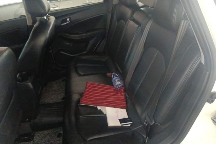 Used Venucia T70 2015 2.0L CVT Smart Edition