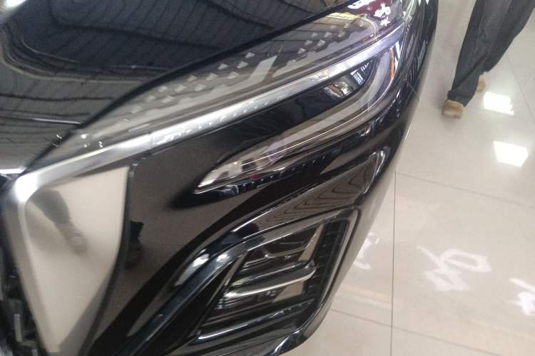 Used Hongqi HS3 2023 1.5T Two-Wheel Drive Shanwei Edition Left Front Headlight