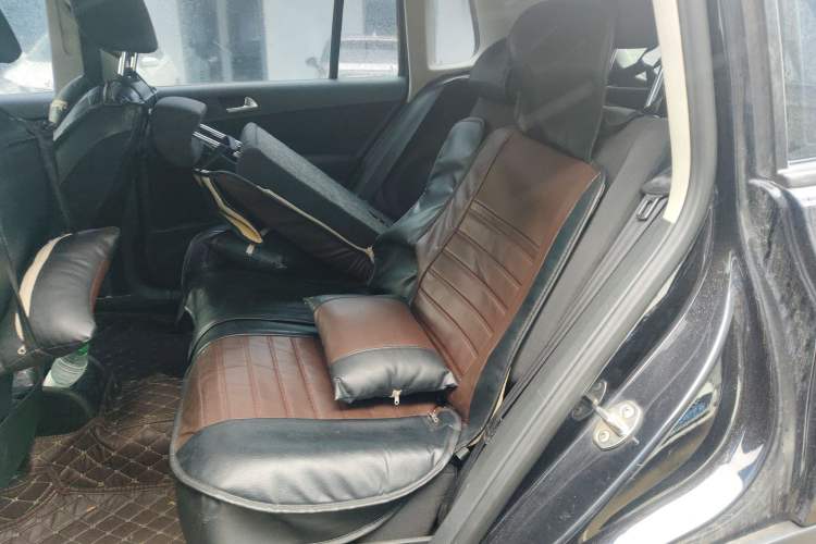 Used Volkswagen Tiguan 2012 1.4TSI Manual Two-Wheel-Drive Urban Edition Left Rear Seat