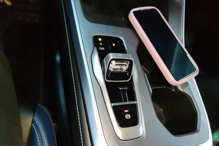 Used GAC Trumpchi GS3 2023 Shadow Speed 270T Enjoyment Edition Gear Lever