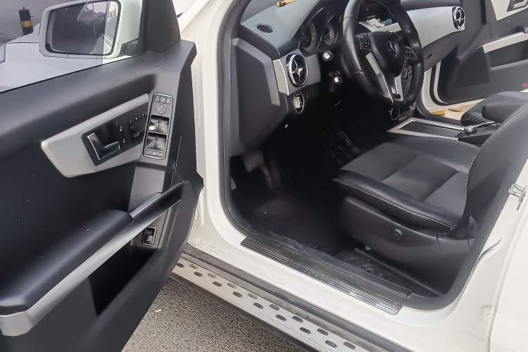 Used Mercedes-Benz GLK-Class 2015 GLK 260 4MATIC Fashion Edition Ultimate Version