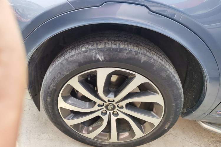 Used Land Rover Discovery Sport 2022 249 PS R-Dynamic S Performance Edition 5 Seats Exterior 4