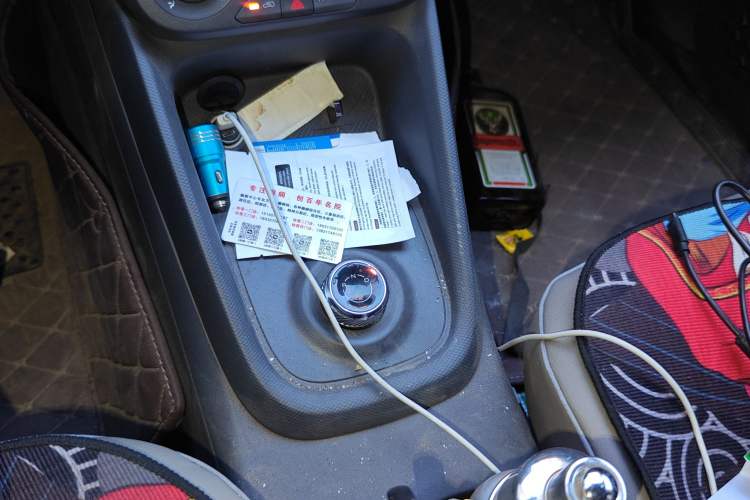 Used Wuling Hongguang New Energy 2025 Extended-Range Hybrid 50KM Comfort Version Gear Lever