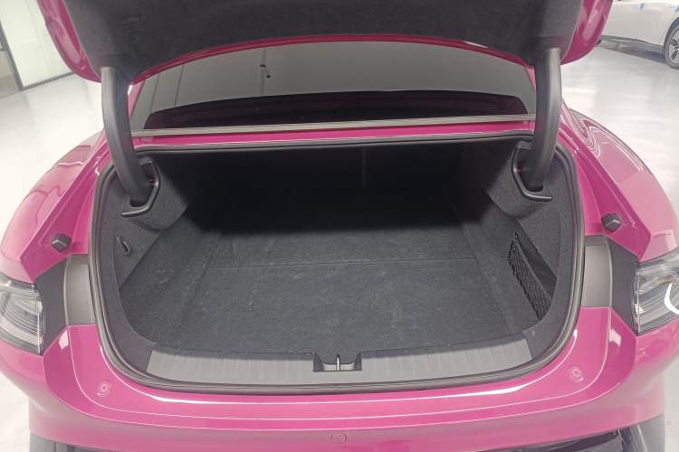 Used Xiaomi Auto SU7 2024 Four-Wheel Drive Ultra-Long Range Advanced Intelligent Driving Max Edition