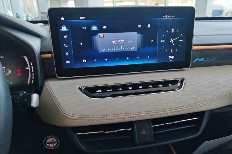 Used Haval JOLION 2021 1.5T Automatic Four-Door Version Audio And AC Panel