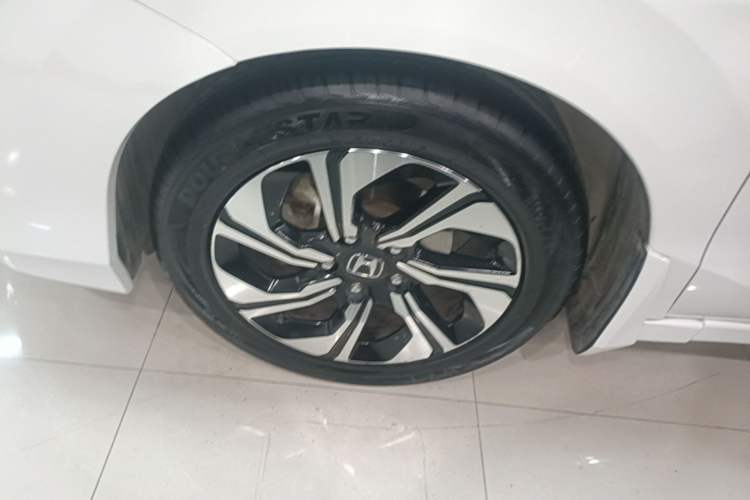 Used Honda Crider 2016 1.8L CVT Luxury Edition Left Front Wheel Hub