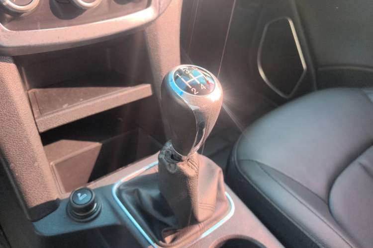 Used JMC Yuhu 3 2018 2.5T Diesel 4x4 Luxury Edition Long Wheelbase