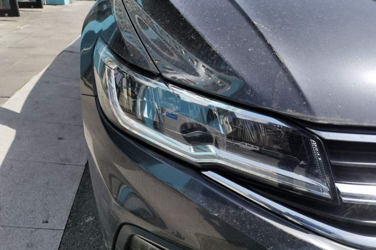 Used Volkswagen Bora 2021 1.5L Automatic Fashionable Smart Connectivity Version Right Front Headlight