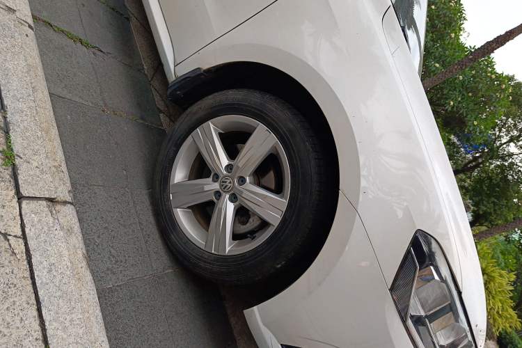 Used Volkswagen Lavida 2017 1.6L Automatic Fashion Edition
