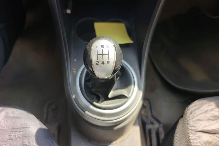 Used Haima Qubit 2012 1.3L Manual Cool Edition Gear Lever