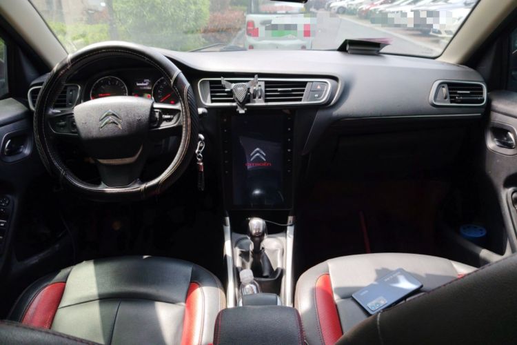 Used Citroen C3-XR 2015 1.6L Manual Pioneer Model Center Console