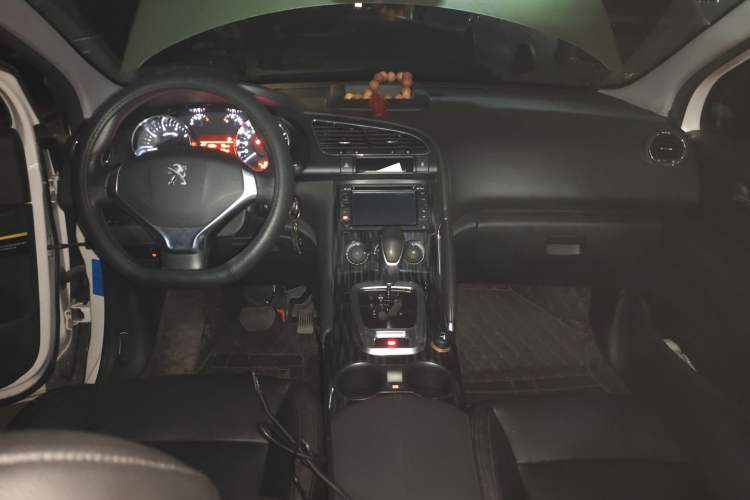 Used Peugeot 3008 2015 2.0L Automatic Classic Edition
