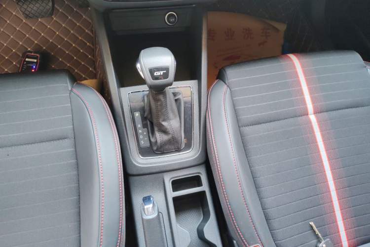 Used Skoda Kamiq 2020 GT 1.5L Automatic Flagship Model China VI Standard Gear Lever