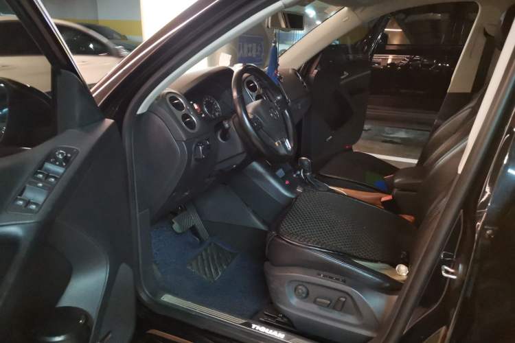 Used Volkswagen Tiguan 2015 2.0 TSI Automatic All-Wheel Drive Flagship Edition Driver Seat