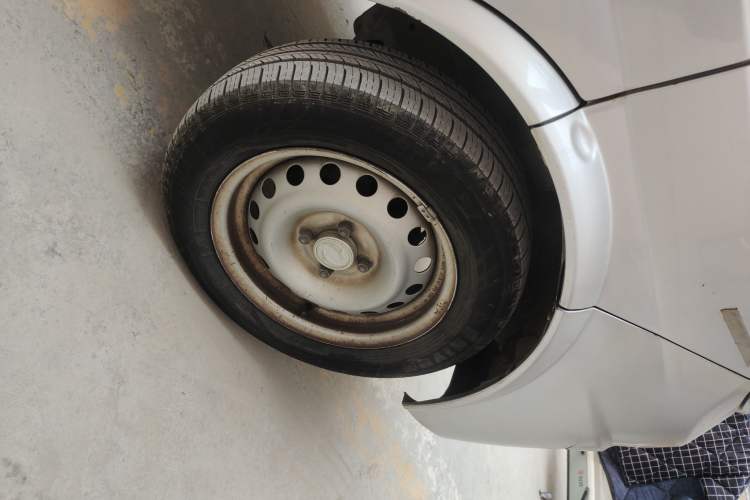 Used Dongfeng Xiaokang K07S 2016 1.2L Practical Version DK12-10 Right Front Wheel Hub