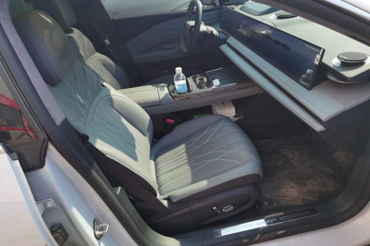 Used Geely Galaxy E8 2025 700 km Long-Range Intelligent Driving Version