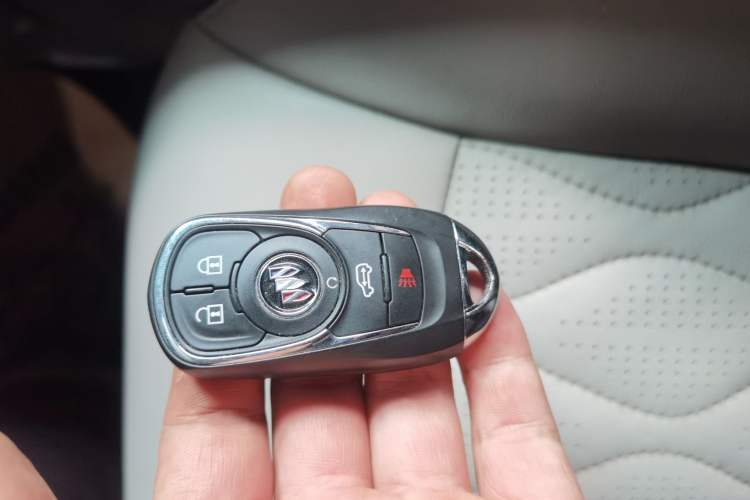 Used Buick GL8 2021 Land Cruiser Executive Class 652T Comfort Model Vehicle Key