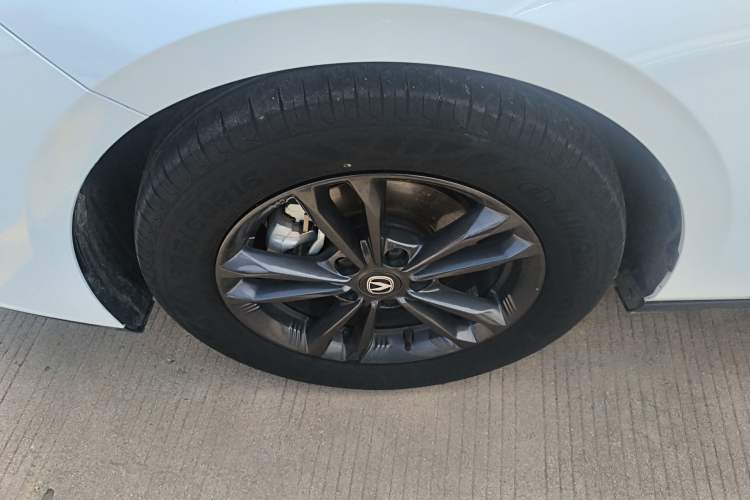 Used CHANGAN Eado DD 2023 Blue Whale NE 1.5T GDI DCT Luxury Edition Left Front Wheel Hub