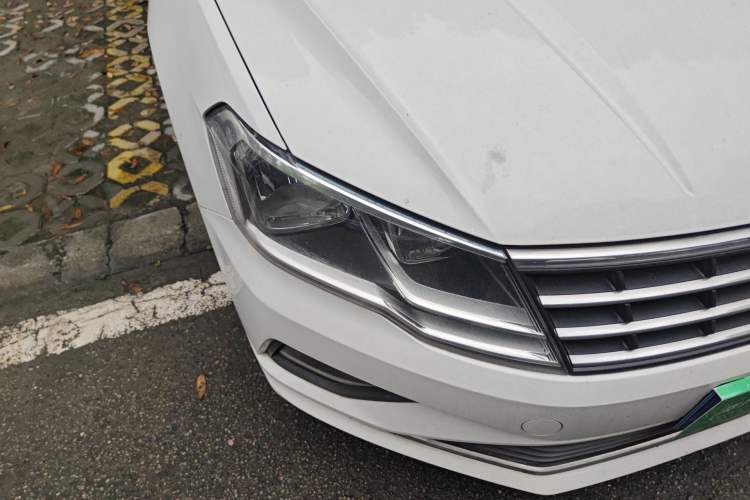 Used Volkswagen Jetta 2017 1.5L Manual Comfort Model Right Front Headlight