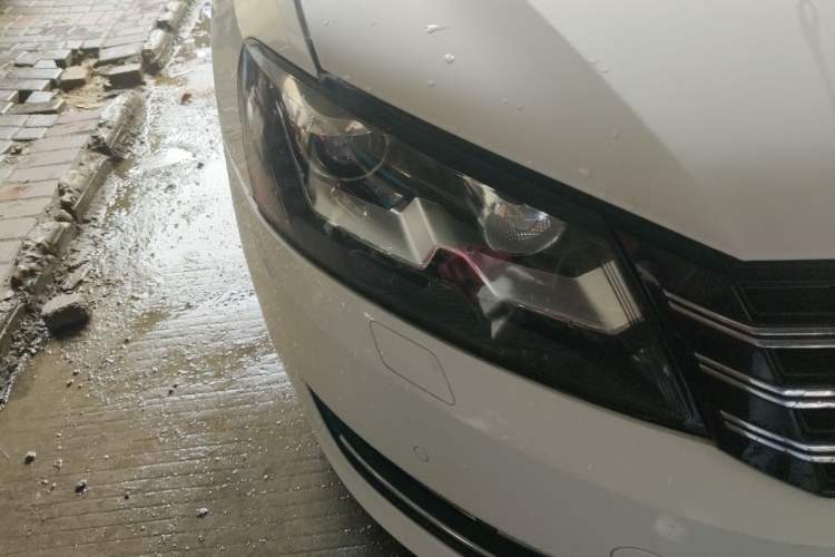 Used Volkswagen Passat 2014 1.8TSI DSG Prestige Edition Right Front Headlight