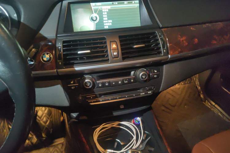 Used BMW X5 2012 xDrive35i Luxury 5-seater
