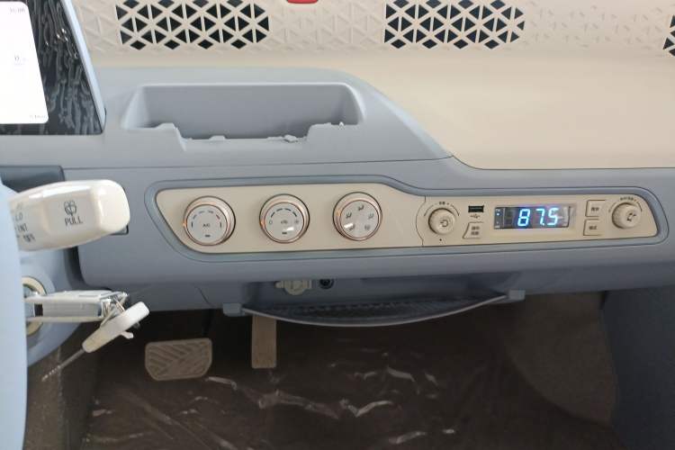 Used Dongfeng Fengon MINIEV 2022 Candy Edition Lightly Sweeted Audio And AC Panel