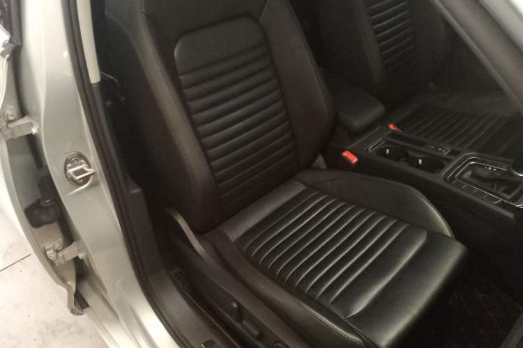 Used Volkswagen Magotan 2018 Facelift 330TSI DSG Luxury Model
