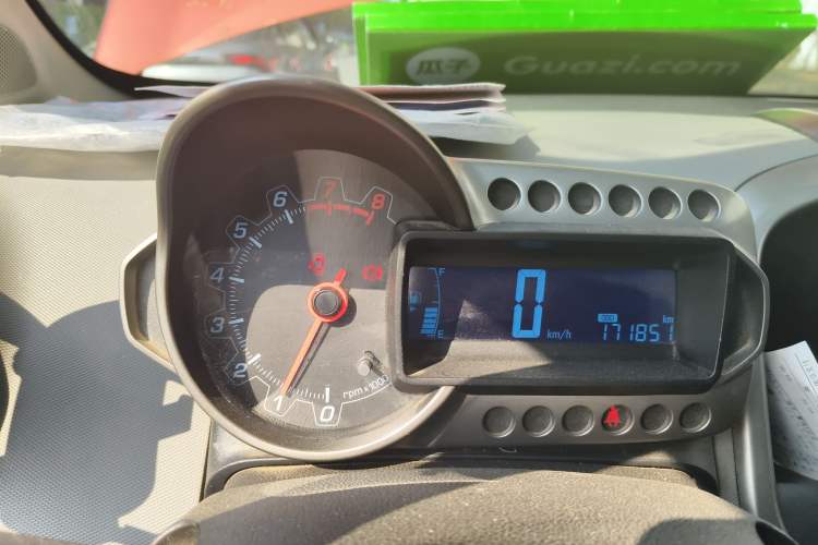 Used Chevrolet Aveo Sonic 2011 Sedan 1.4L MT SL