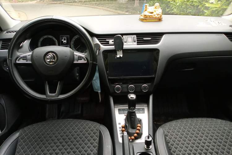 Used Skoda Octavia 2019 1.5L Automatic Smart Drive Luxury Edition China VI Standard