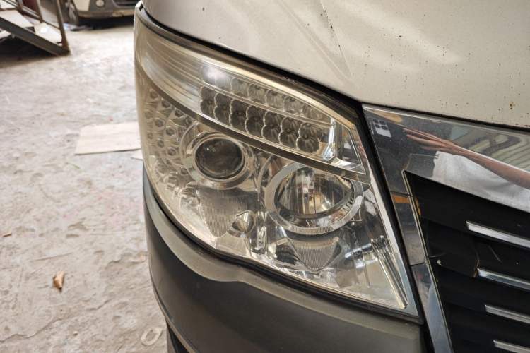 Used King Long Golden Way 2015 2.0L Value-Packed Practical Version 4G21B Right Front Headlight