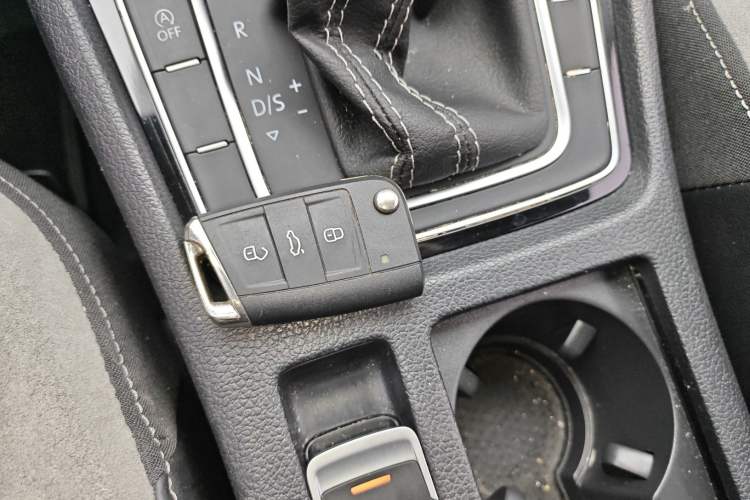 Used Volkswagen Golf 2019 280TSI DSG R-Line China VI Standard Vehicle Key