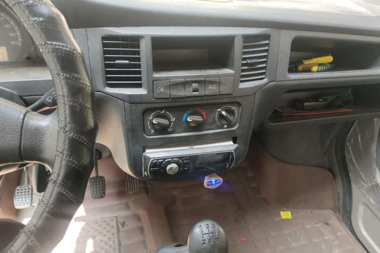 Used Wuling Zhiguang 2015 1.2L Practical LS-I Model Audio And AC Panel