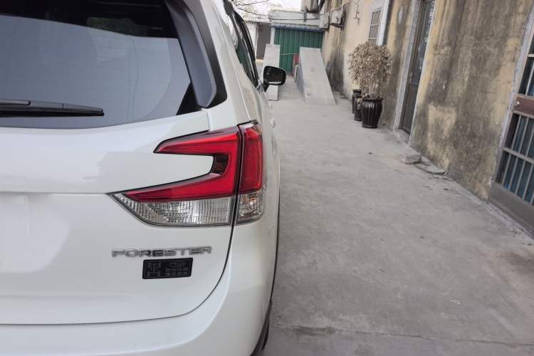 Used Subaru Forester 2024 2.5i AWD Premium Edition EyeSight Exterior 3