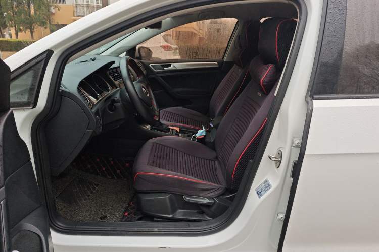 Used Volkswagen Golf 2018 1.6L Automatic Fashion Model