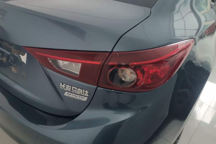 Used Mazda Mazda 3 Axela 2014 Sedan 1.5L Automatic Comfort Model