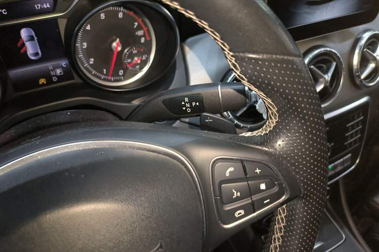 Used Mercedes-Benz CLA 2018 CLA 200 Sport Edition Gear Lever