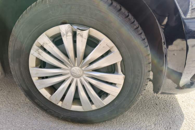 Used Volkswagen Santana 2016 1.6L Manual Fashion Edition Right Front Wheel Hub