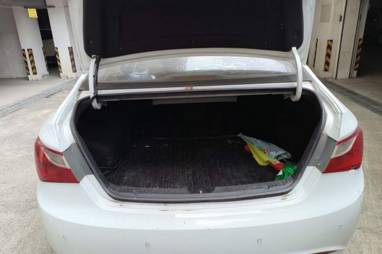 Used Hyundai Sonata 2014 2.4L Automatic Luxury Version China IV Standard