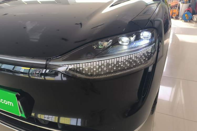 Used Hima AITO M9 2024 Range-Extended Ultra Version 52 kWh 6-Seater Model Left Front Headlight